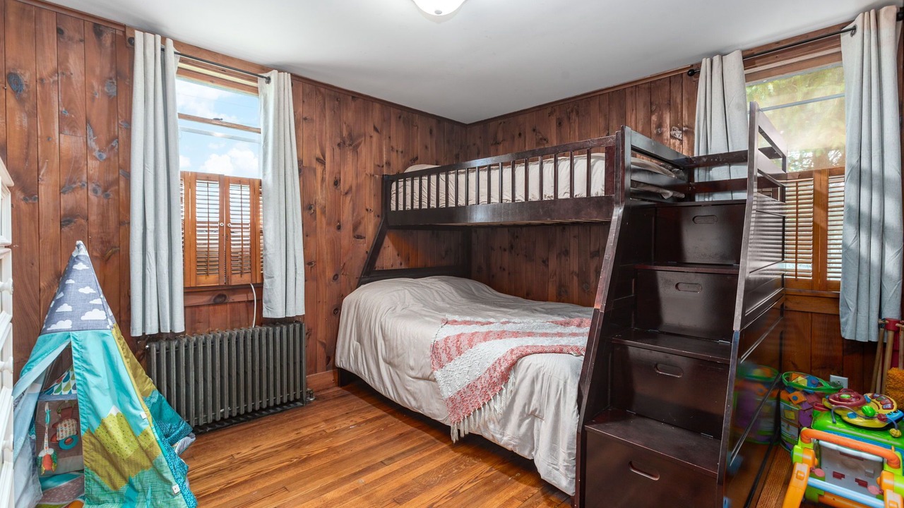 Photo of Bedroom in Lairdsville