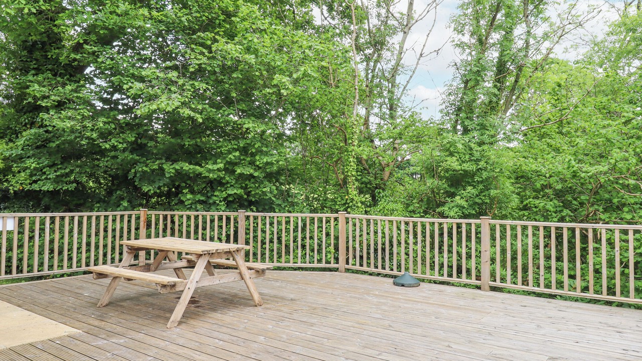 Photo of Outdoor in Black Torrington