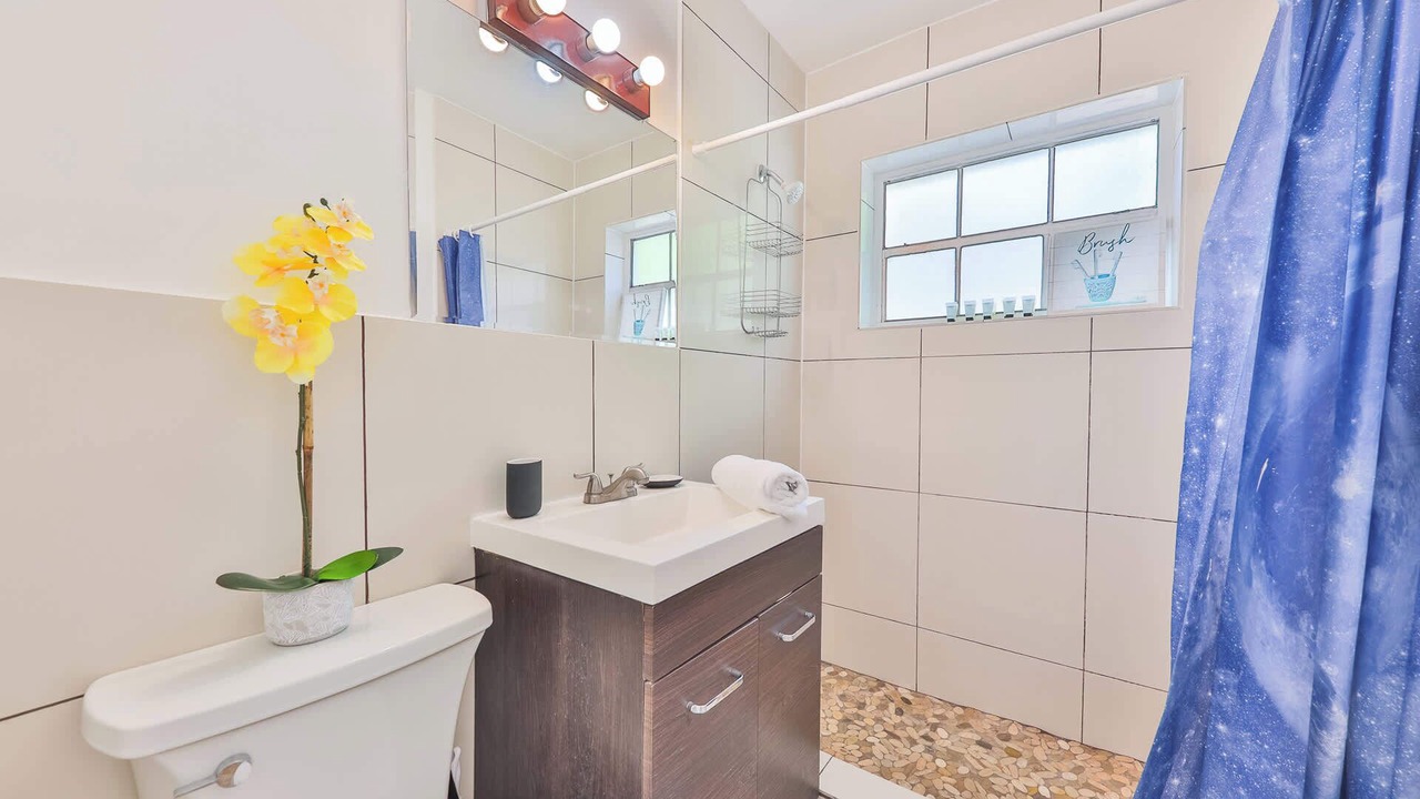 Photo of Bathroom in Highland Garden