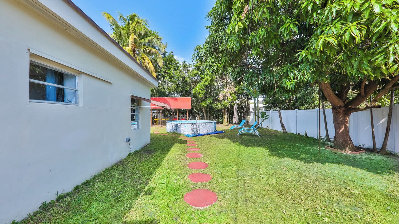 Photo of Patio Balcony in Highland Garden