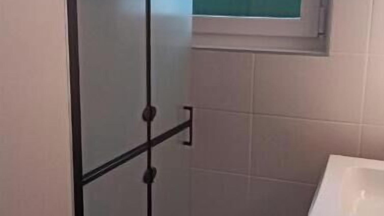 Photo of Bathroom in Neuvy-le-Roi