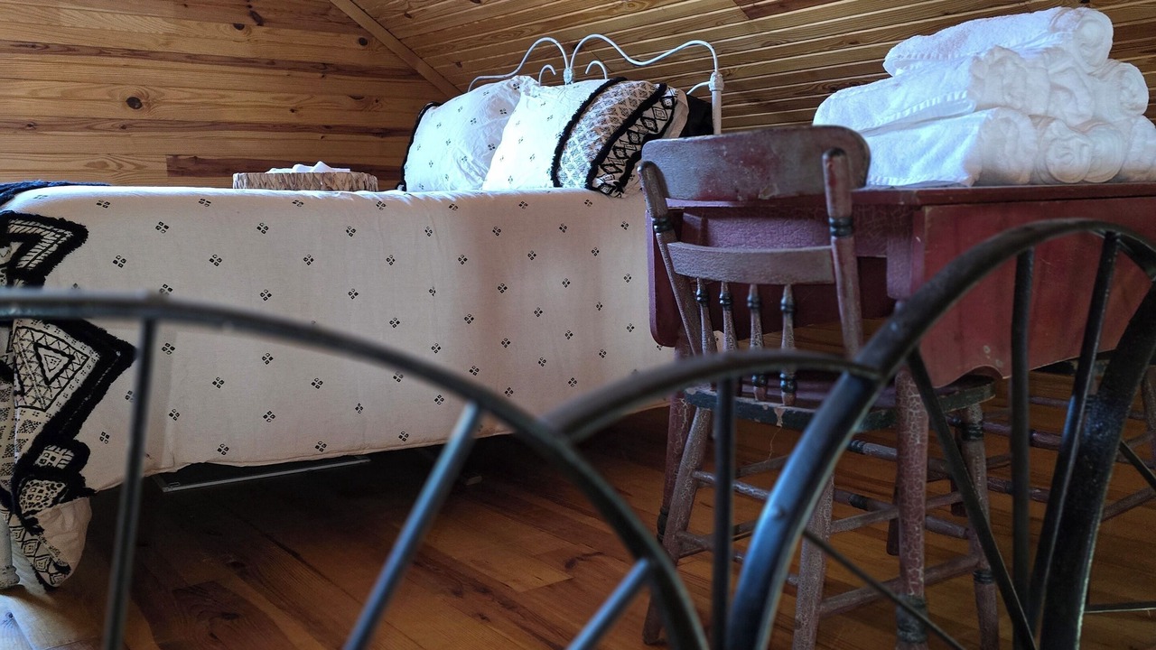 Photo of Bedroom in Weaubleau