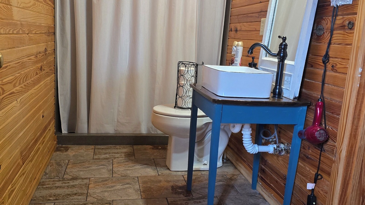 Photo of Bathroom in Weaubleau