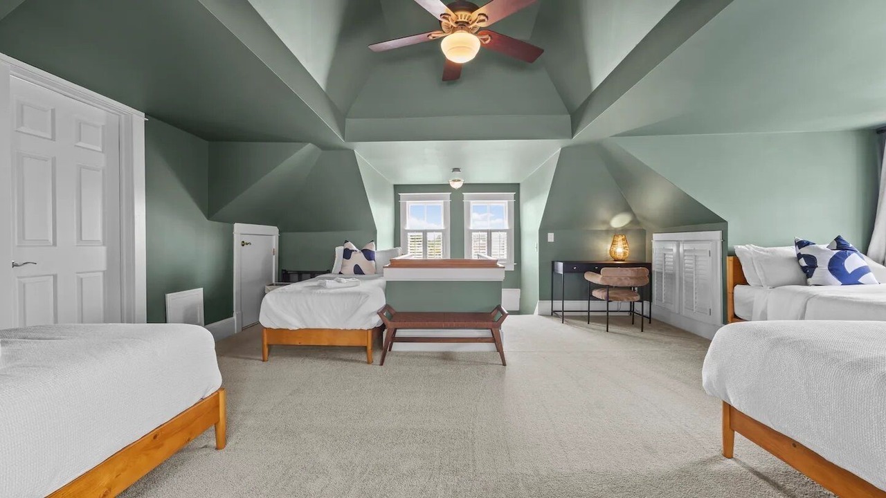 Photo of Bedroom in Del Ray