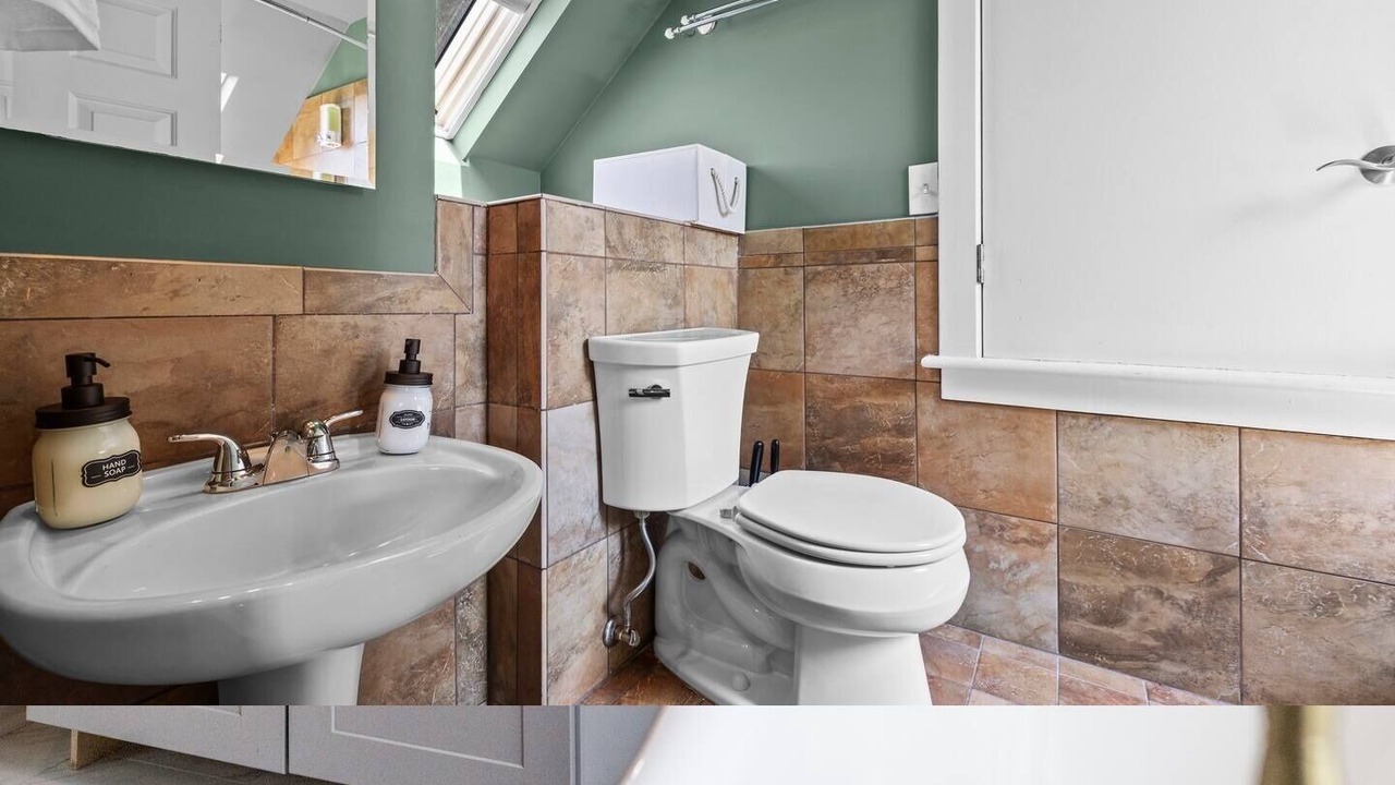 Photo of Bathroom in Del Ray