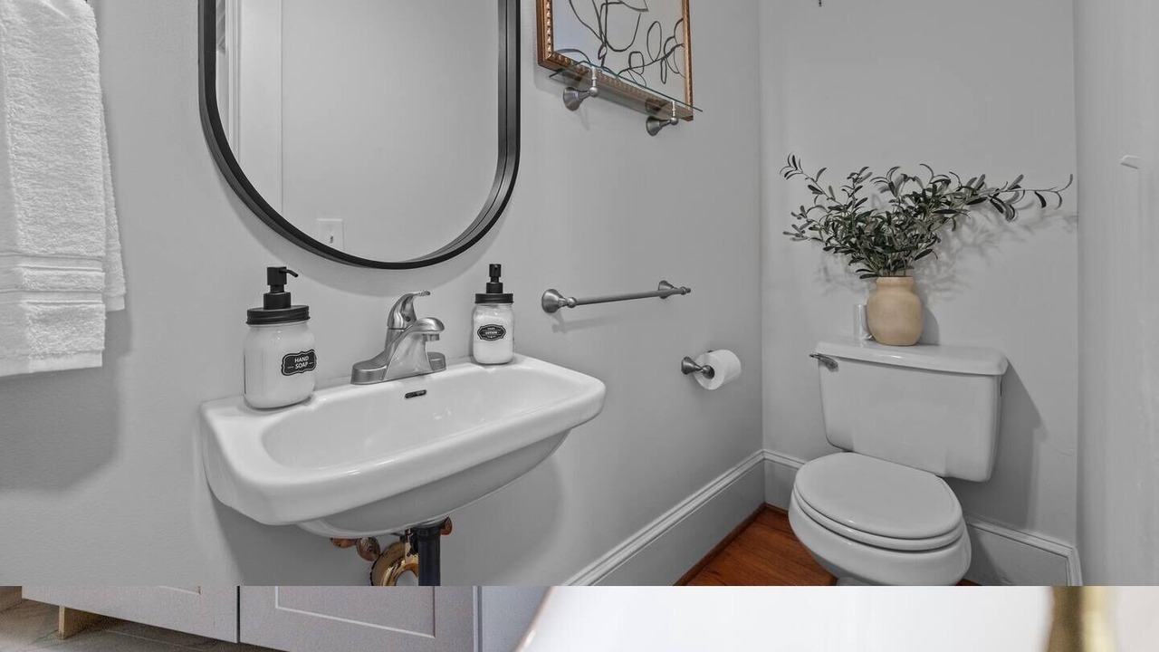 Photo of Bathroom in Del Ray