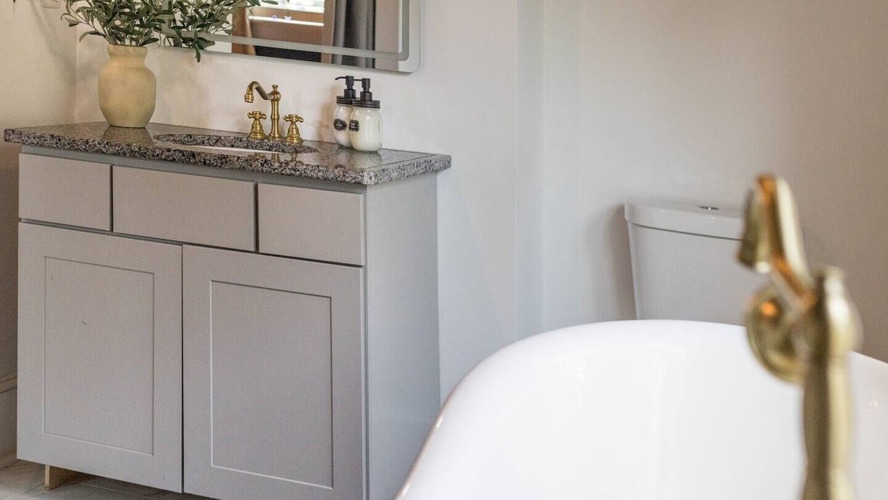 Photo of Bathroom in Del Ray