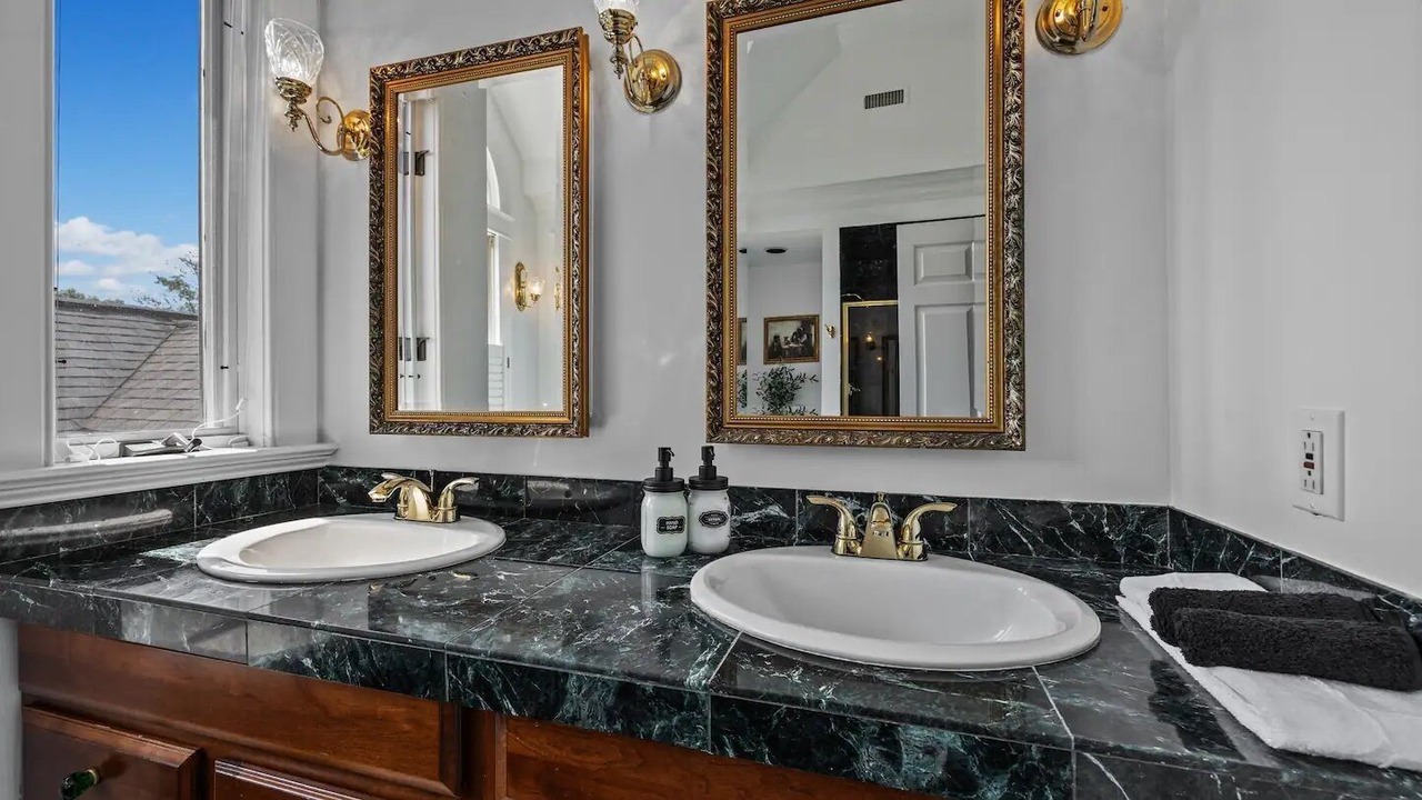 Photo of Bathroom in Del Ray