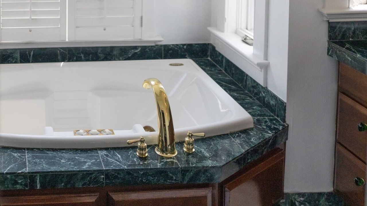 Photo of Bathroom in Del Ray