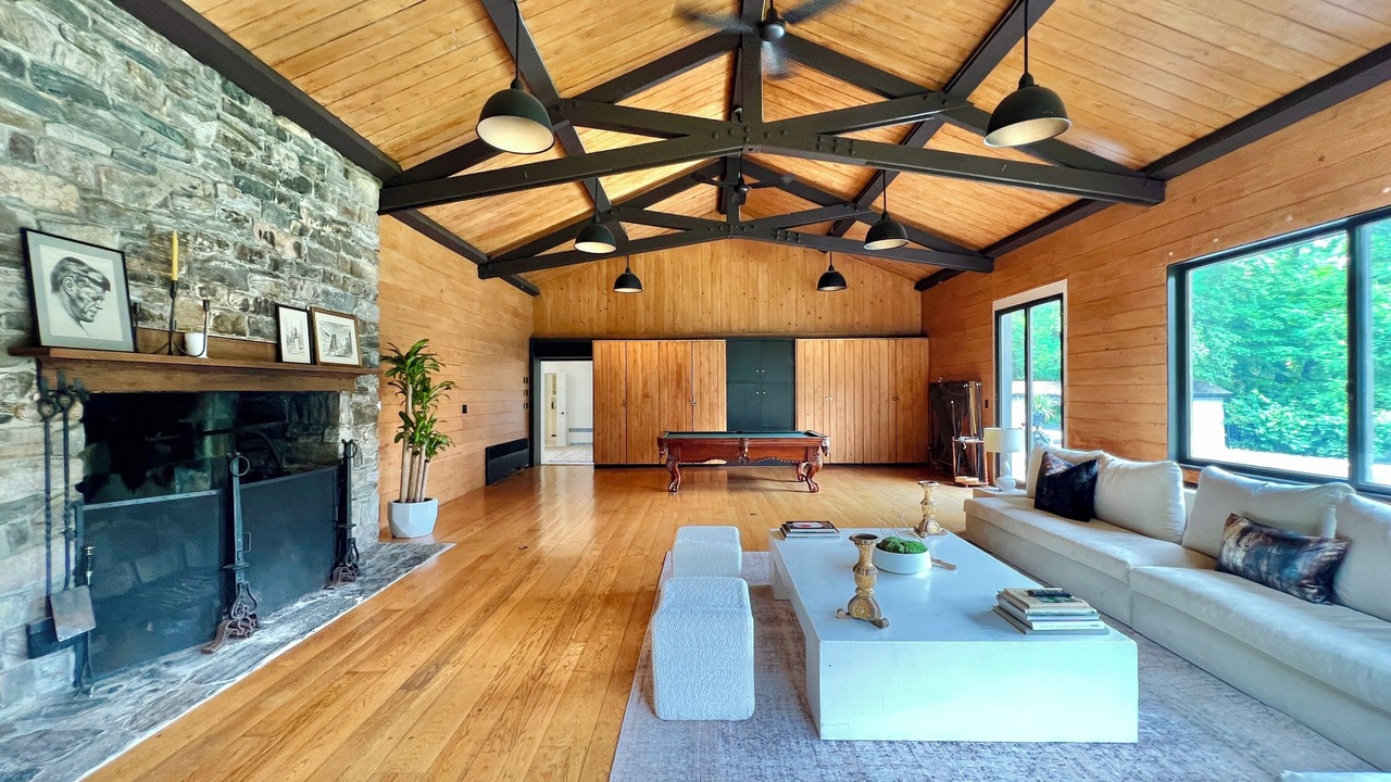 Photo of Livingroom in Redding Ridge