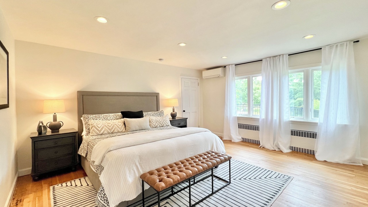 Photo of Bedroom in Redding Ridge