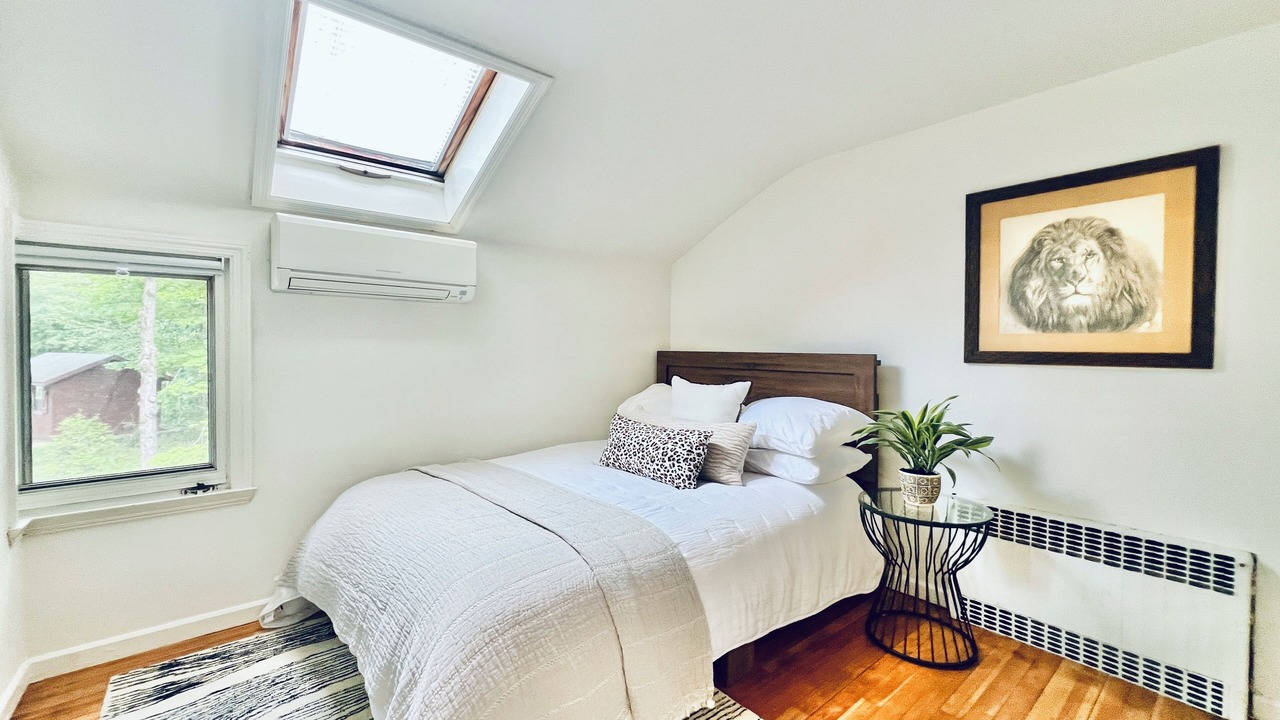 Photo of Bedroom in Redding Ridge
