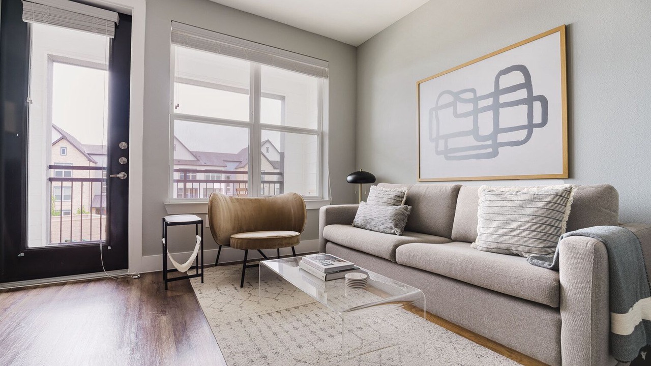 Photo of Livingroom in McNeil