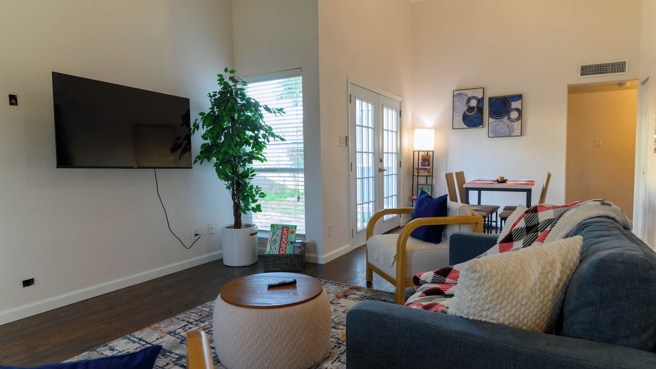 Photo of Livingroom in The Colony