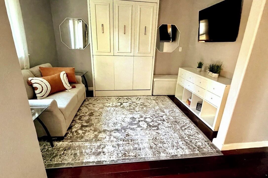 Photo of Livingroom in Livorna Estates