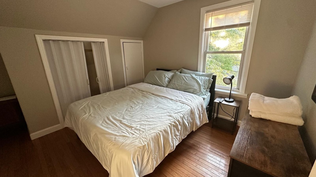 Photo of Bedroom in Teaneck