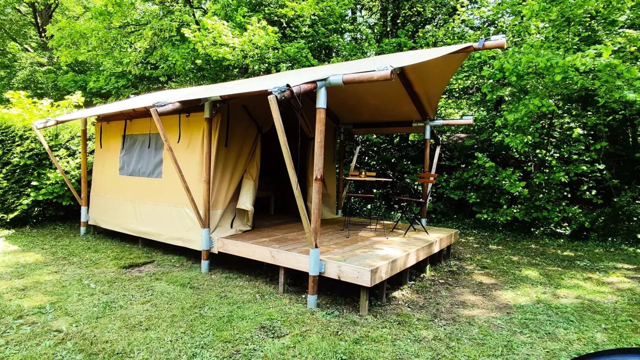 Photo of Outdoor in Leval