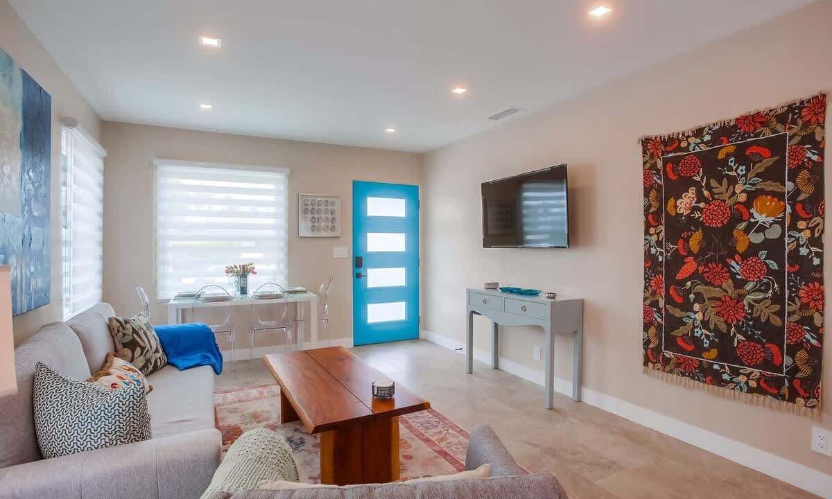 Photo of Livingroom in Beach Barber Tract