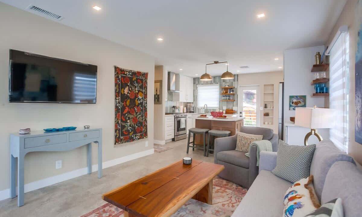 Photo of Livingroom in Beach Barber Tract