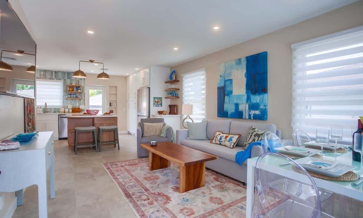 Photo of Livingroom in Beach Barber Tract