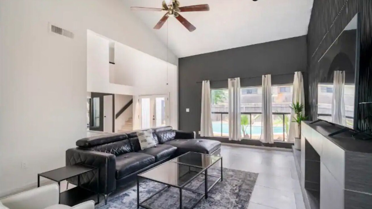 Photo of Livingroom in Greater Fondren Southwest