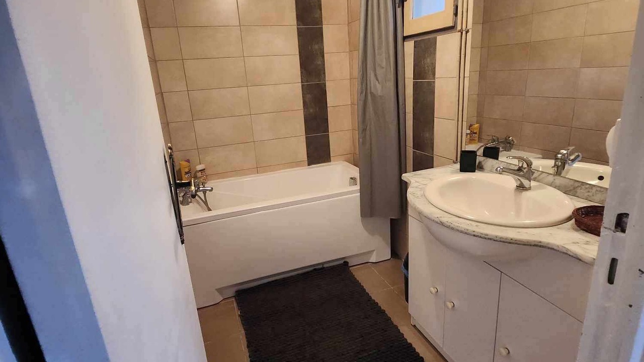 Photo of Bathroom in Premian