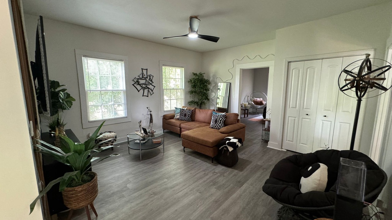 Photo of Livingroom in Boonville