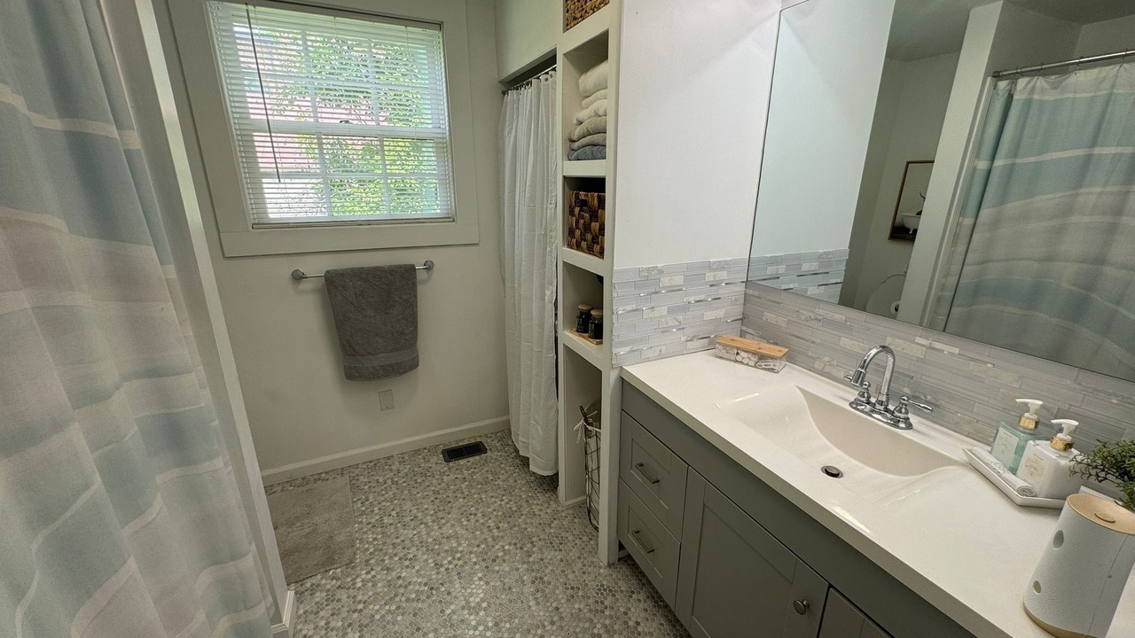 Photo of Bathroom in Boonville