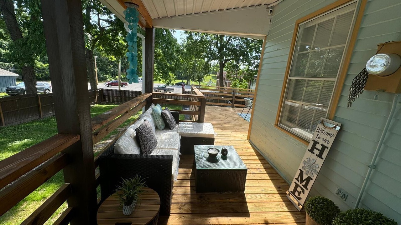Photo of Patio Balcony in Boonville