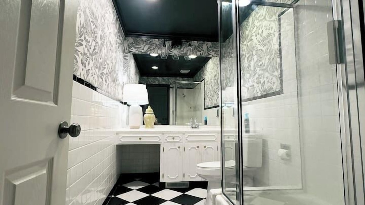Photo of Bathroom in Fort Payne
