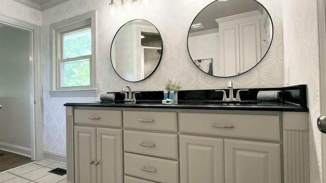 Photo of Bathroom in Fort Payne