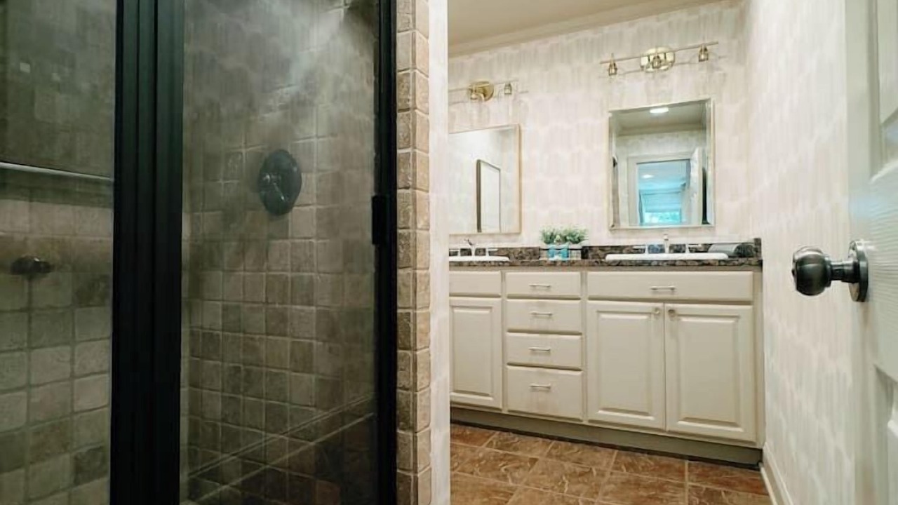 Photo of Bathroom in Fort Payne