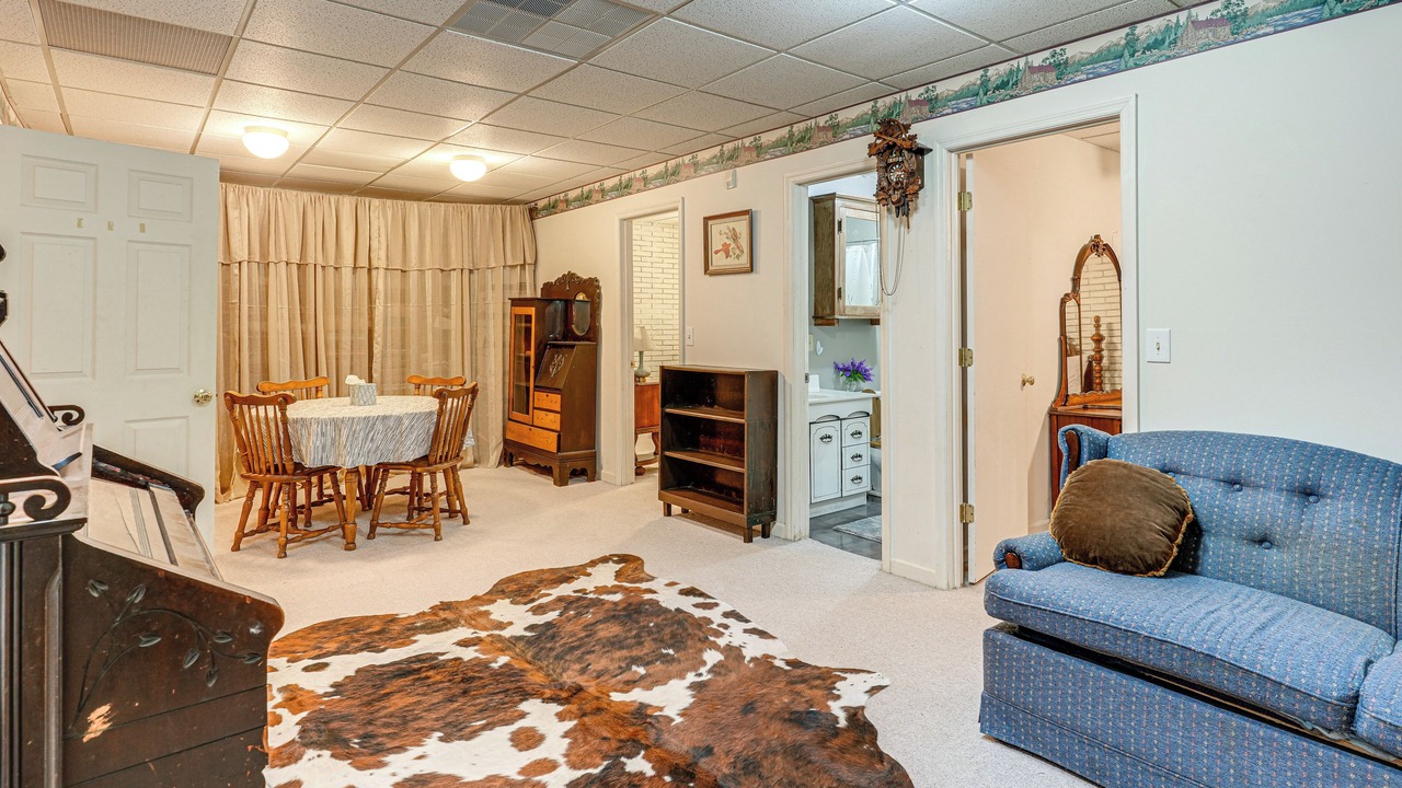 Photo of Livingroom in Harrison