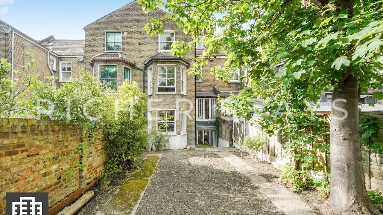 Photo of Outdoor in Leabridge