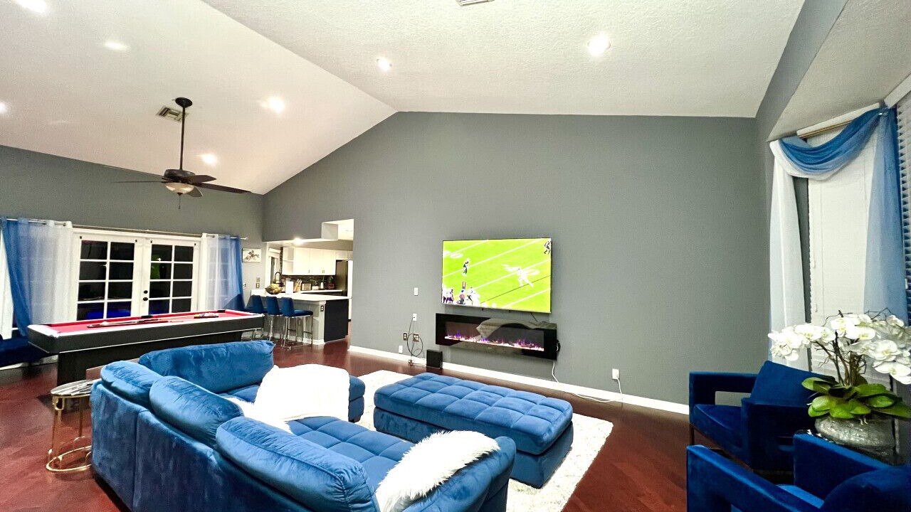 Photo of Livingroom in Greenview Shores