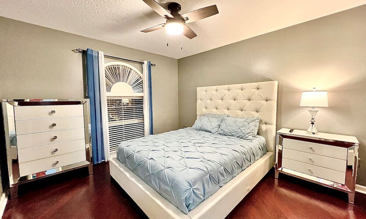 Photo of Bedroom in Greenview Shores