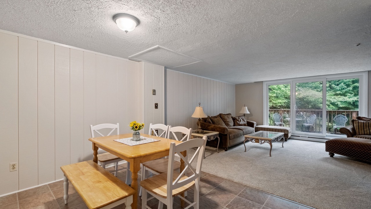 Photo of Livingroom in Thornton