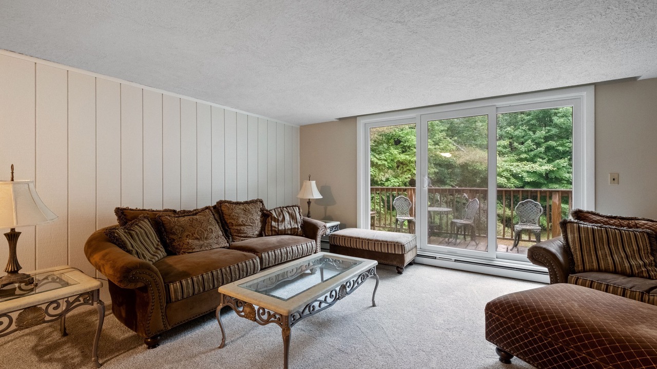 Photo of Livingroom in Thornton