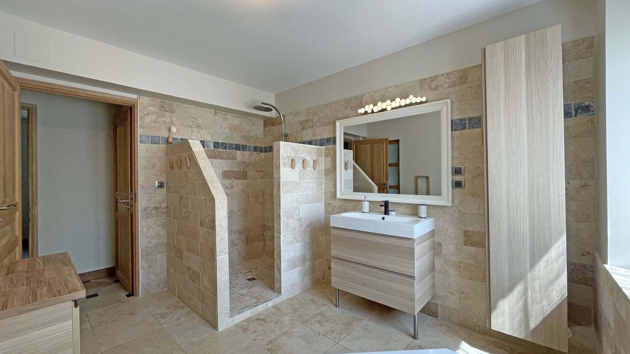 Photo of Bathroom in Les Ventes-de-Bourse