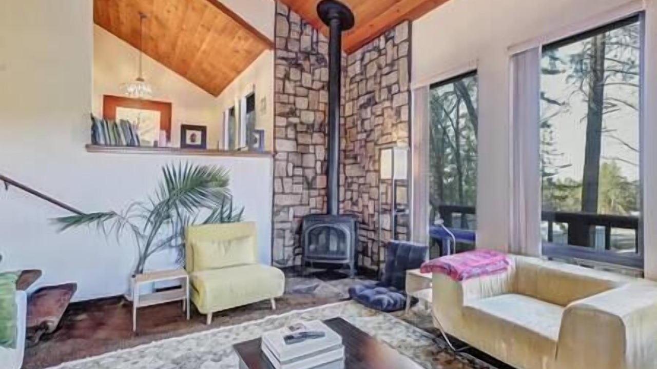 Photo of Bedroom in Alta Sierra