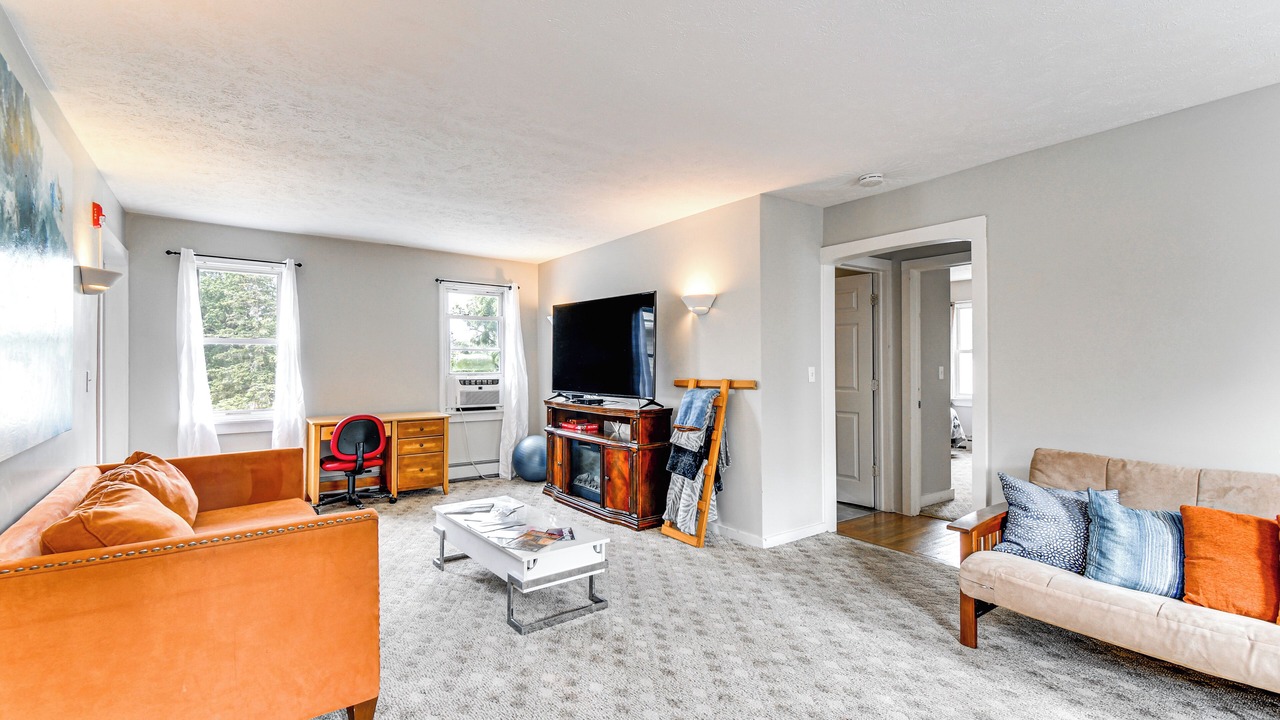 Photo of Livingroom in Seneca Falls