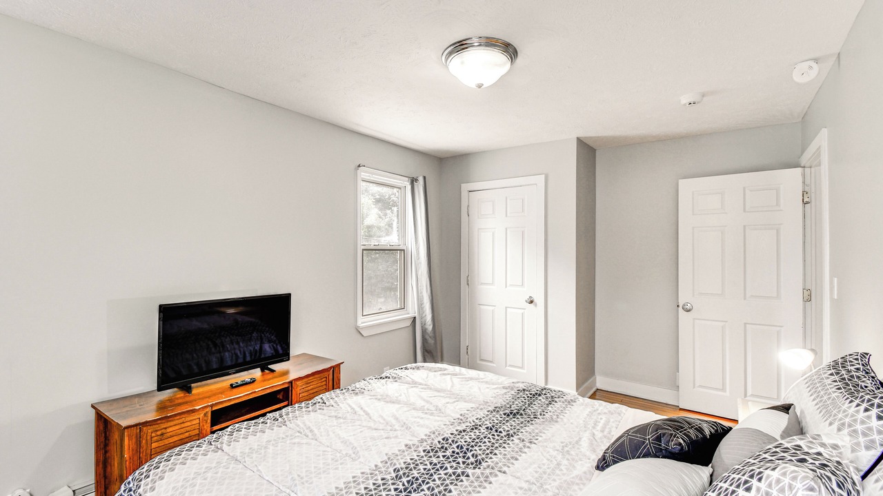 Photo of Bedroom in Seneca Falls