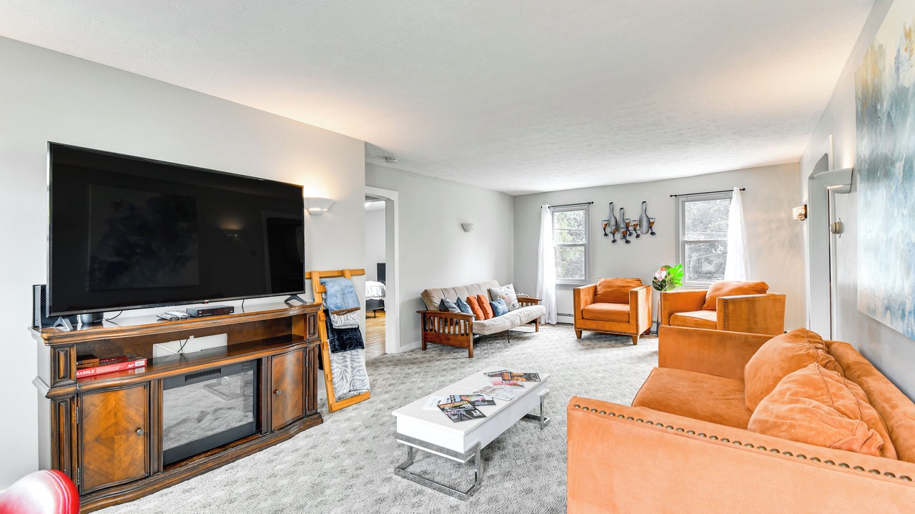 Photo of Livingroom in Seneca Falls