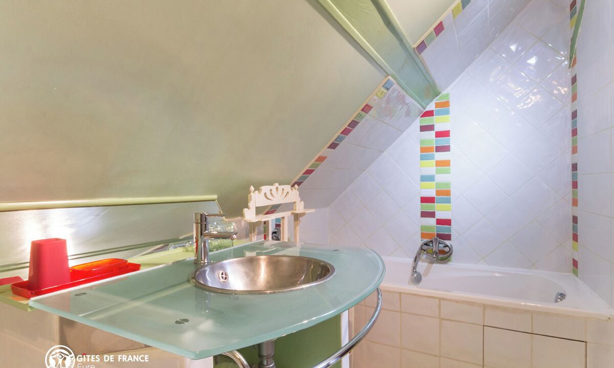 Photo of Bathroom in Lorleau