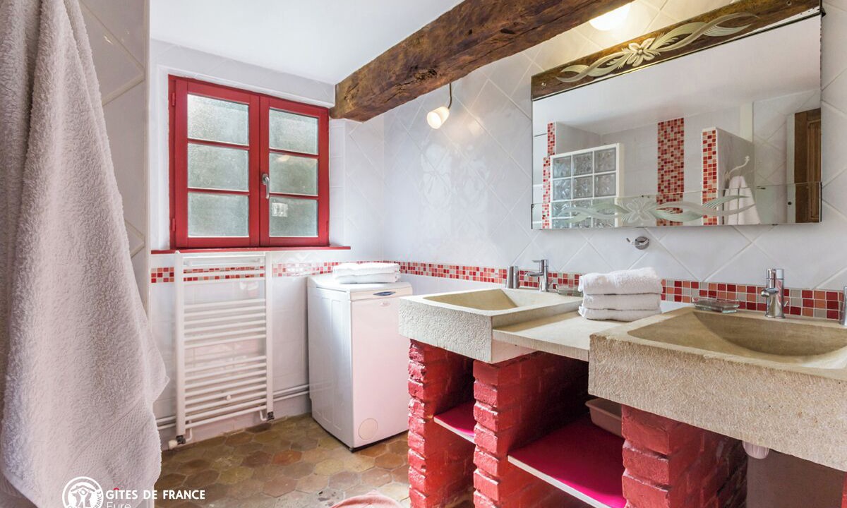 Photo of Bathroom in Lorleau