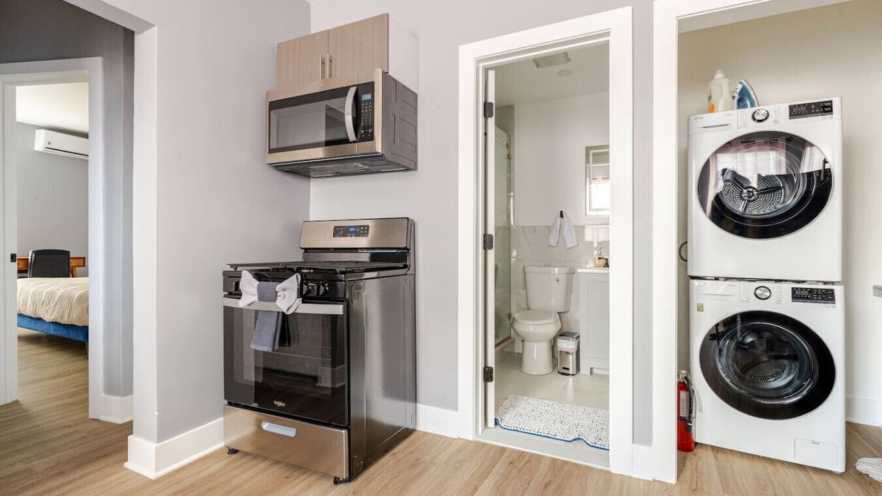 Photo of Bedroom in Black Rock Historic District