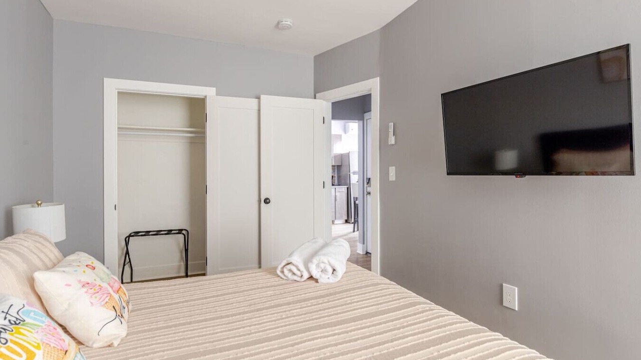 Photo of Bedroom in Black Rock Historic District