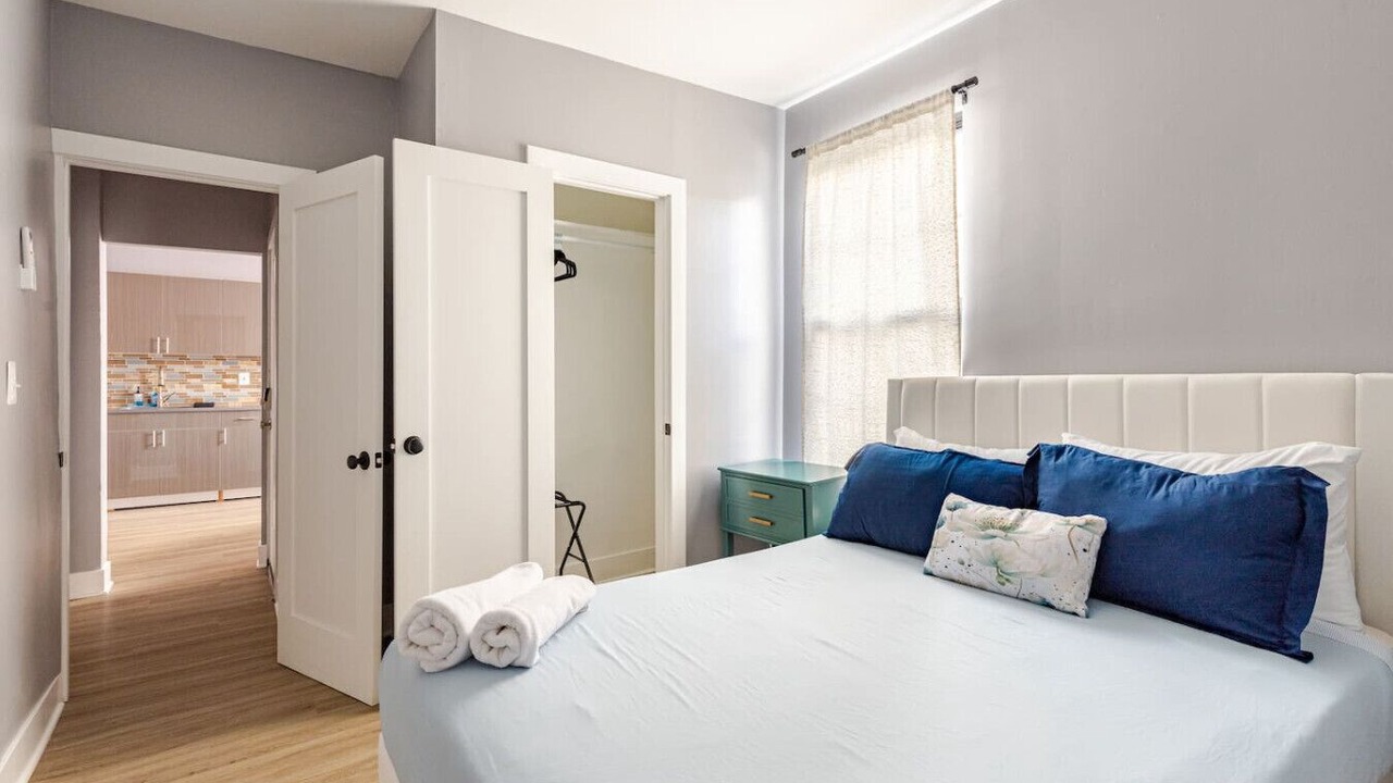 Photo of Bedroom in Black Rock Historic District