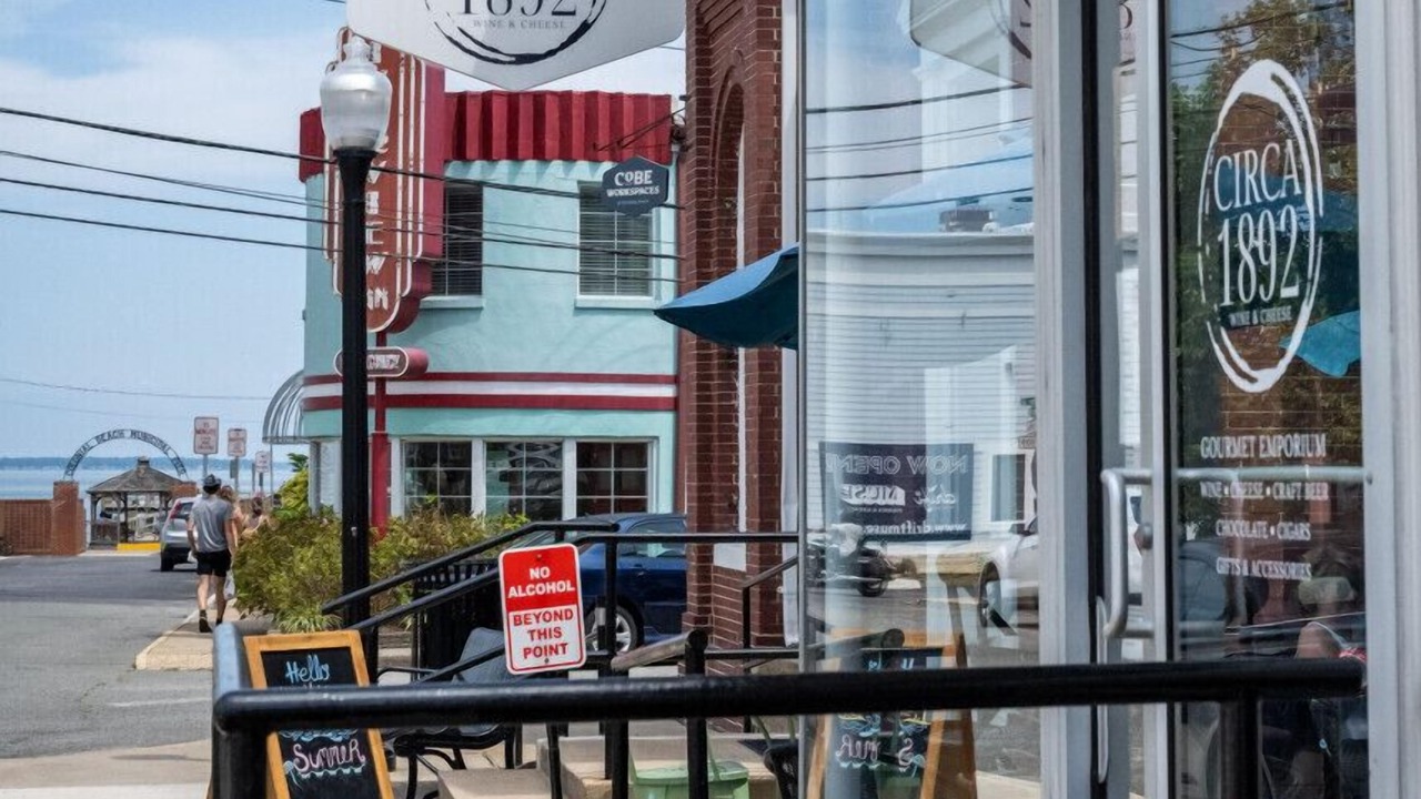 Photo of Others in Issue