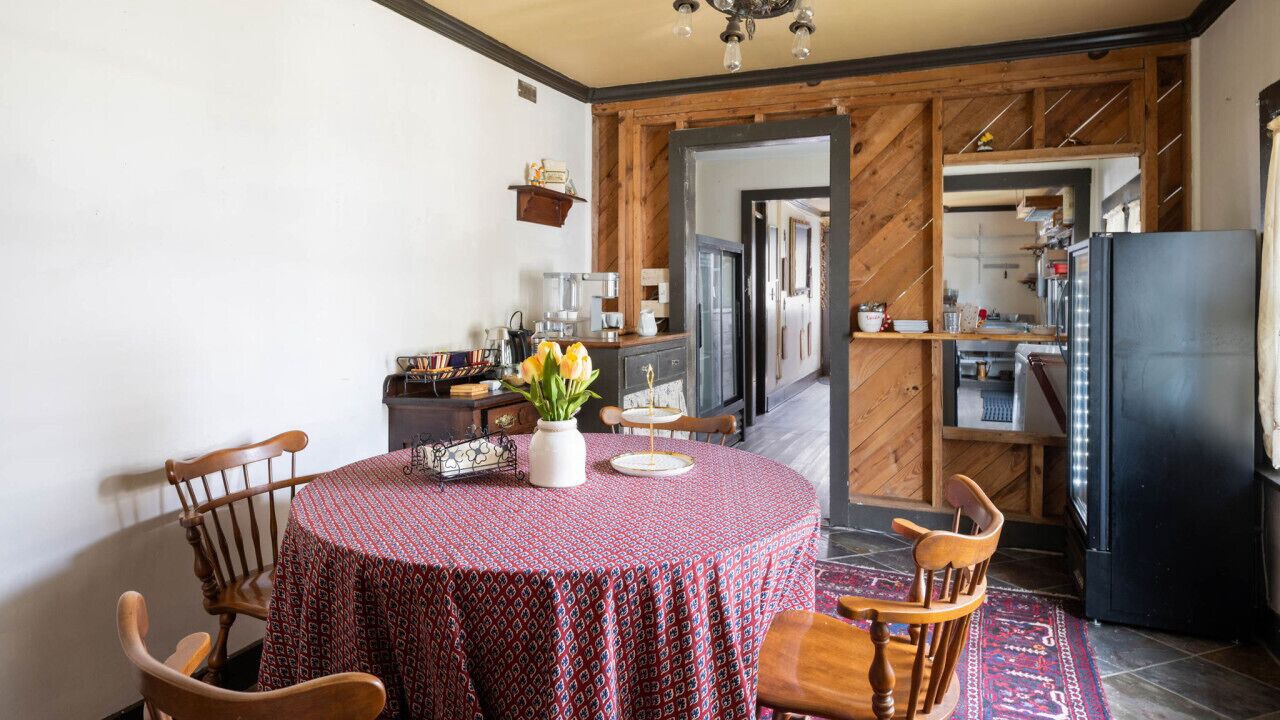 Photo of Others in Issue